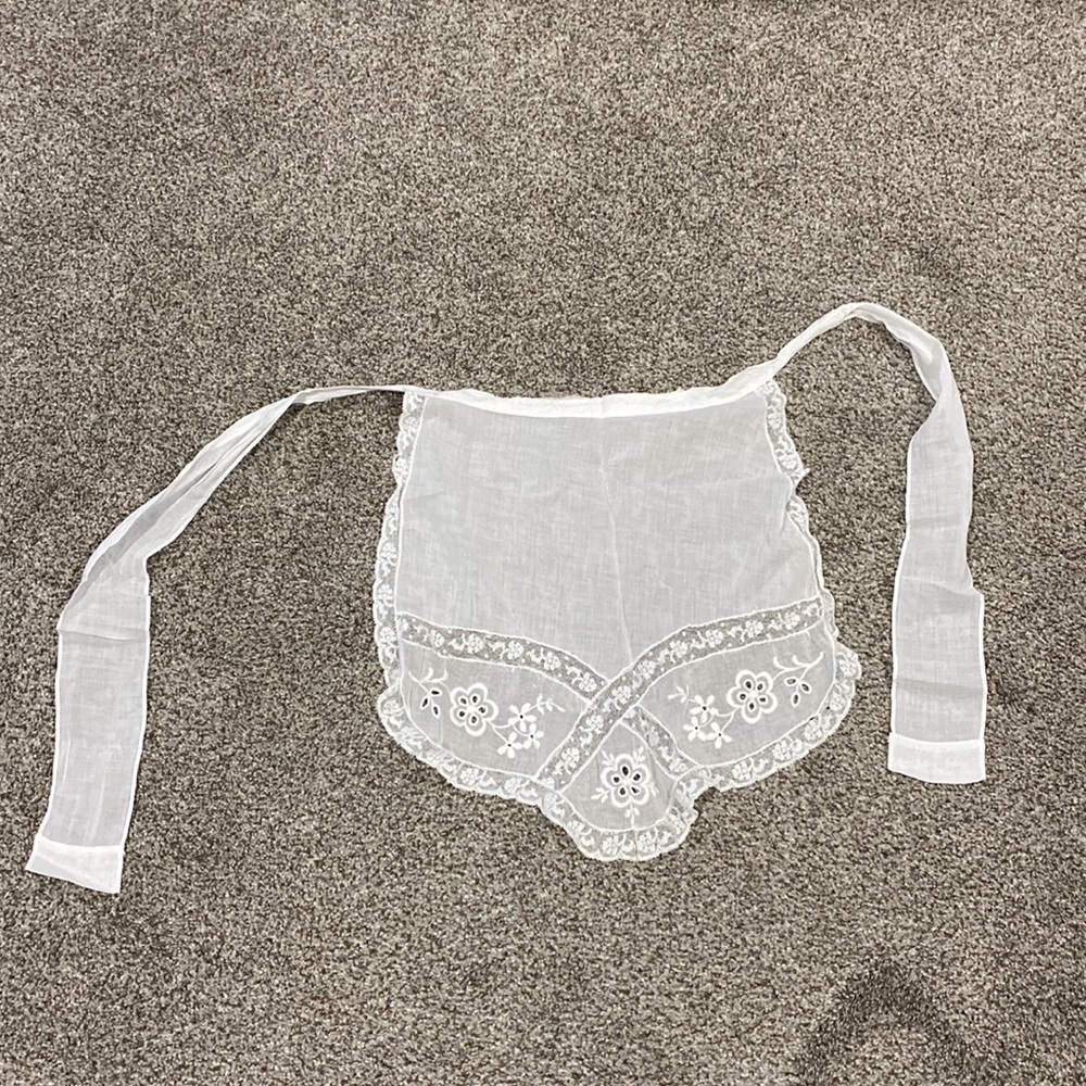 Vintage White Lace Half Apron!